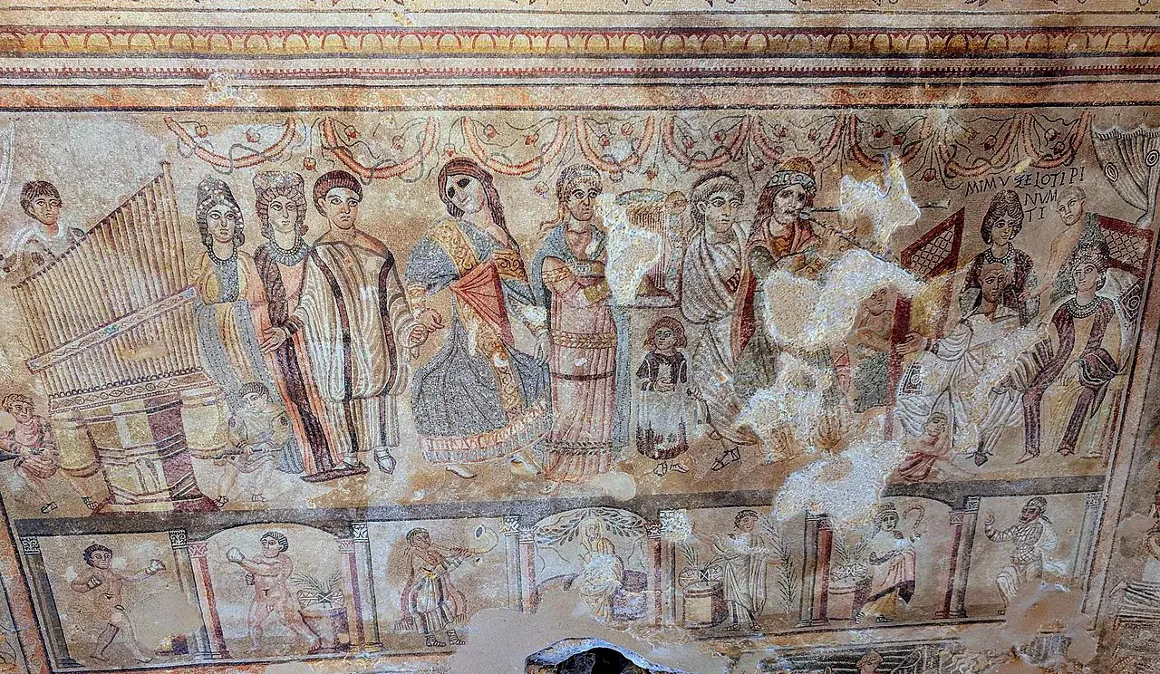 Escena del mosaico de Noheda con una troupe de mimos y pantomimos