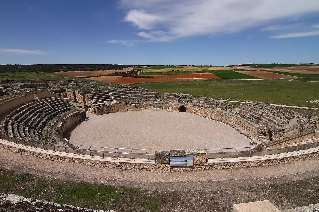 Vista general del anfiteatro romano de Segóbriga
